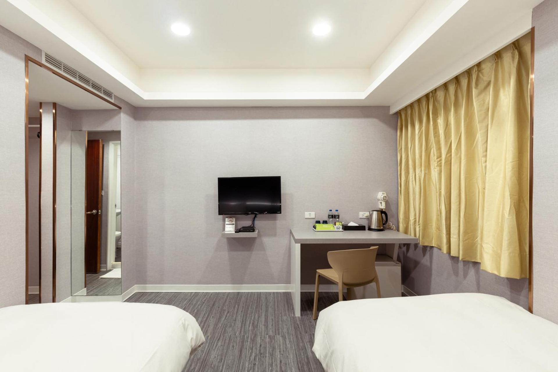 Kiwi Express Hotel - Zhongqing Taichung Buitenkant foto
