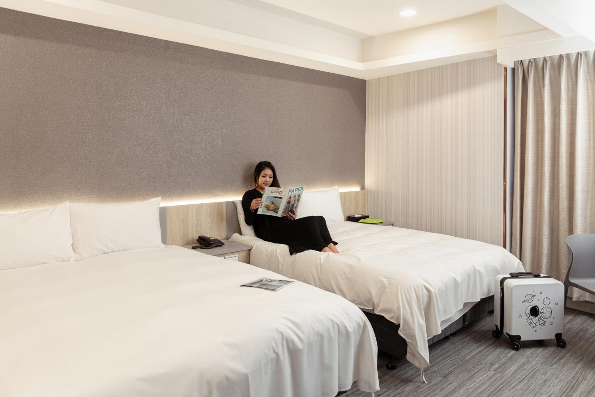 Kiwi Express Hotel - Zhongqing Taichung Buitenkant foto